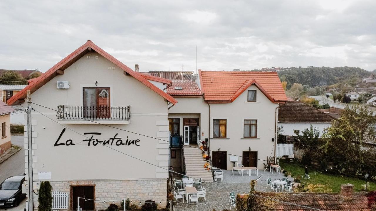 Hotel La Fontaine Hunedoara Zewnętrze zdjęcie