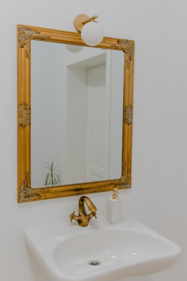 Hotel La Fontaine Hunedoara Zewnętrze zdjęcie
